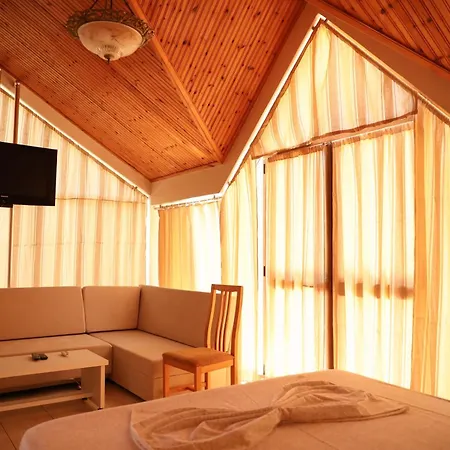 Belavista Hotel 3*